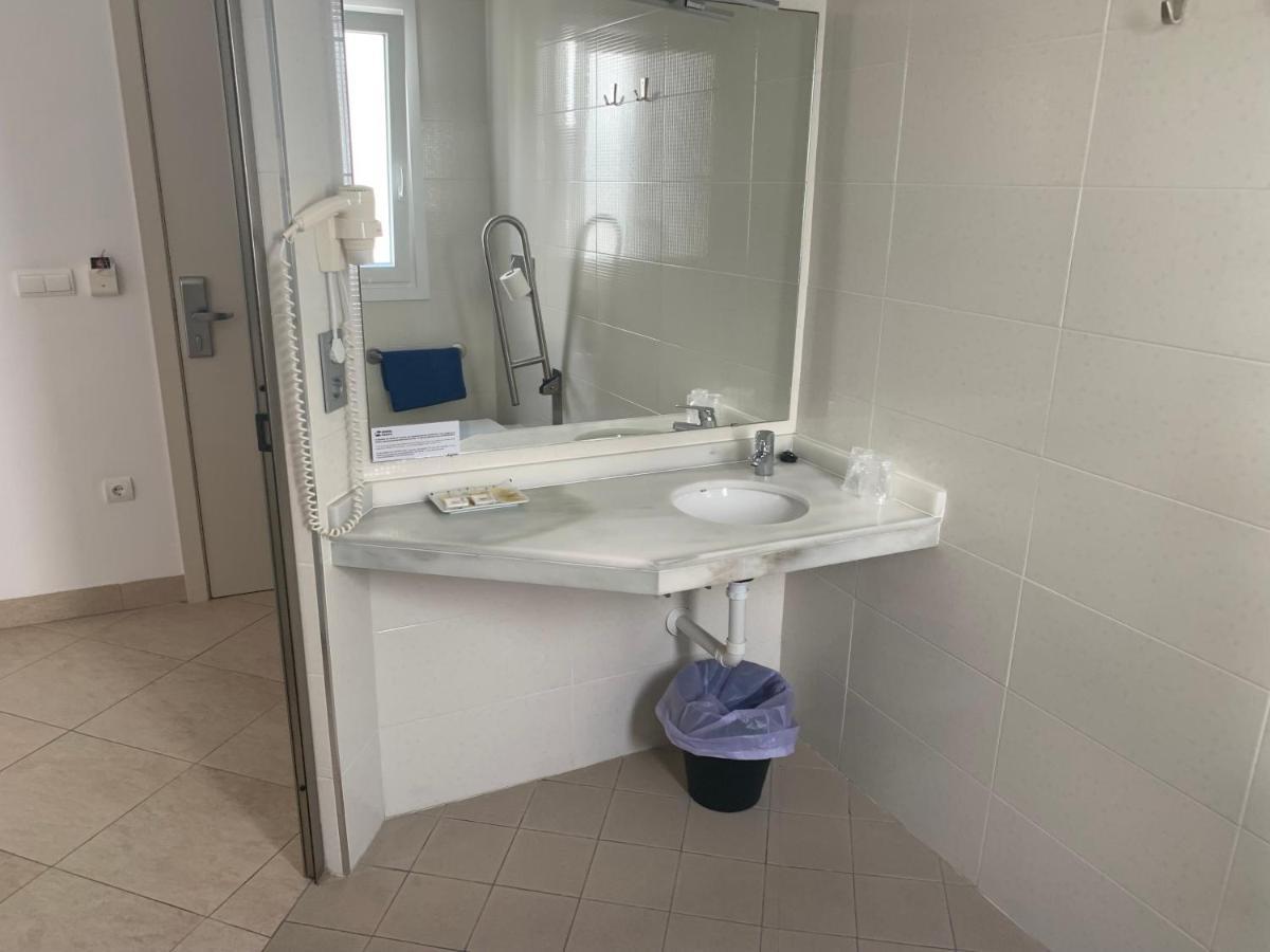 Hostal Tarifa -Recepcion Abierta Las 24H- Екстериор снимка