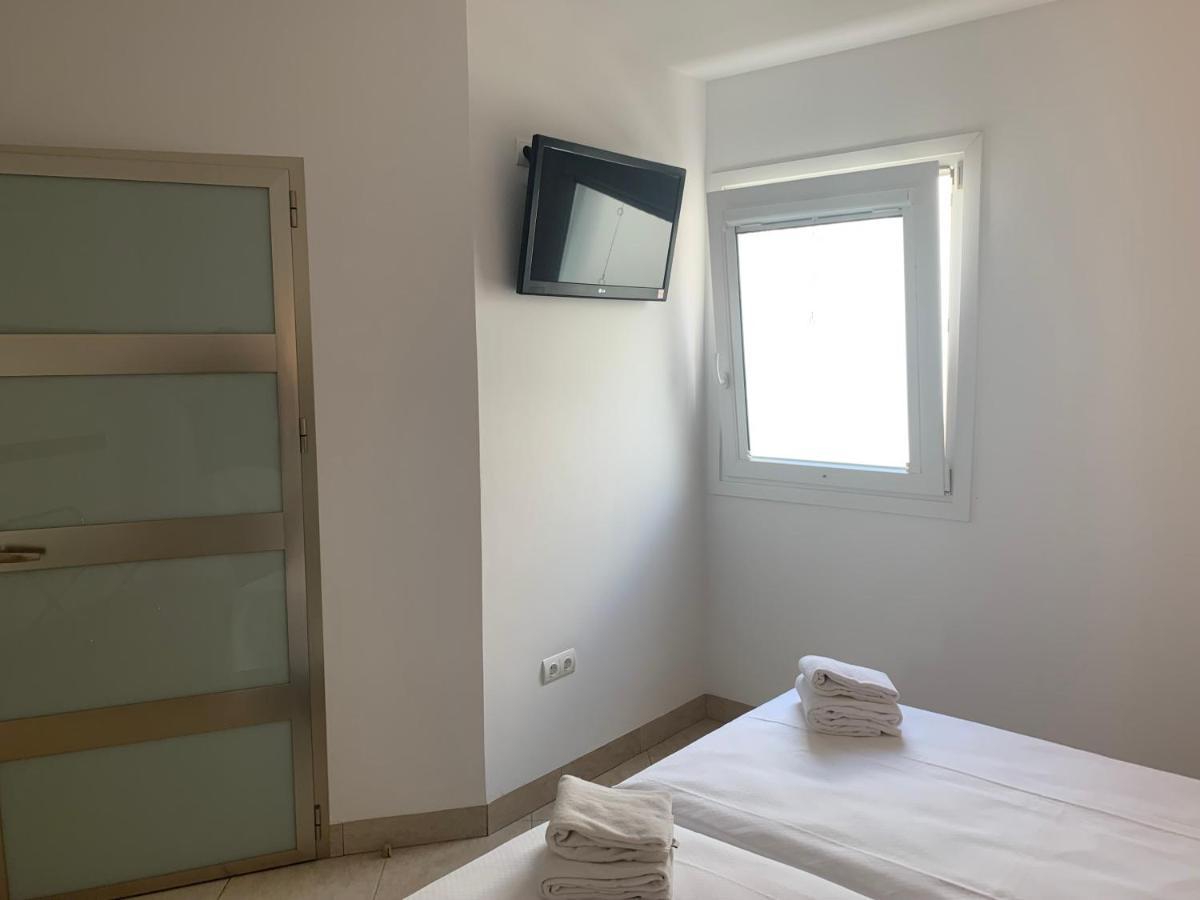 Hostal Tarifa -Recepcion Abierta Las 24H- Екстериор снимка