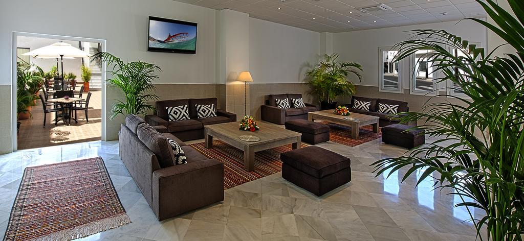 Hostal Tarifa -Recepcion Abierta Las 24H- Екстериор снимка