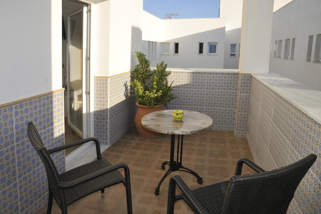 Hostal Tarifa -Recepcion Abierta Las 24H- Екстериор снимка