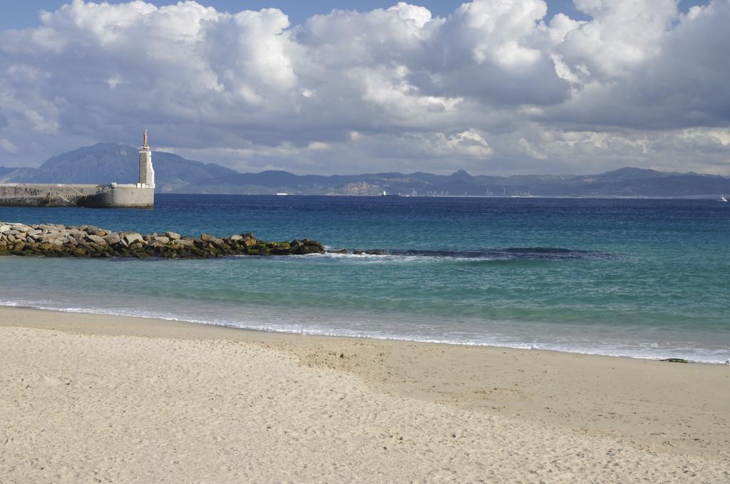 Hostal Tarifa -Recepcion Abierta Las 24H- Екстериор снимка