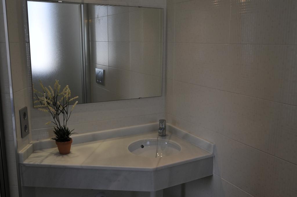 Hostal Tarifa -Recepcion Abierta Las 24H- Стая снимка